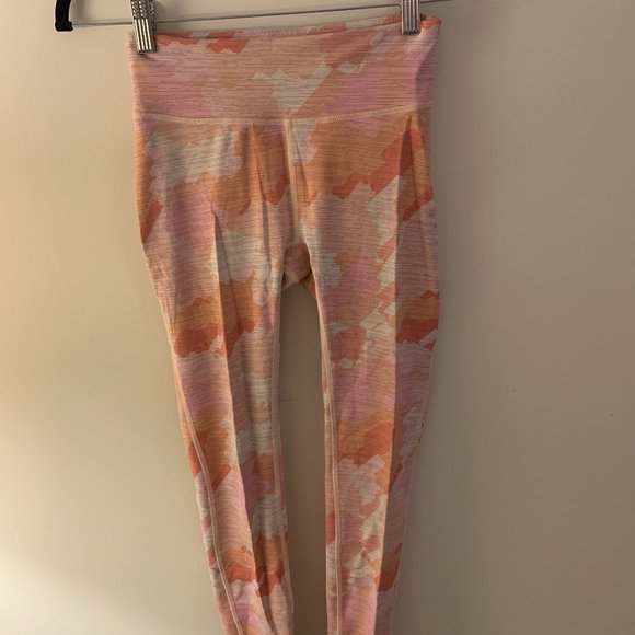 Outdoor Voices Techsweat Flex Leggings Pink Camo - Picture 1 of 2